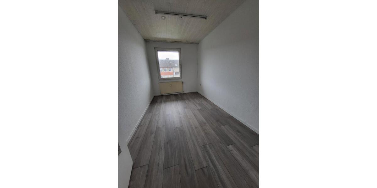 Etagenwohnung Schleswig - 4 Zimmer, 82 m&sup2;, 520&euro; | Angebot:26083696