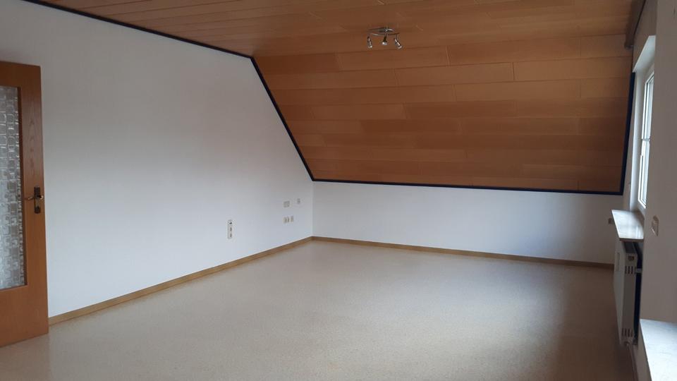 Etagenwohnung Dreieich - 3 Zimmer, 88 m&sup2;, 900&euro; | Angebot:24716505
