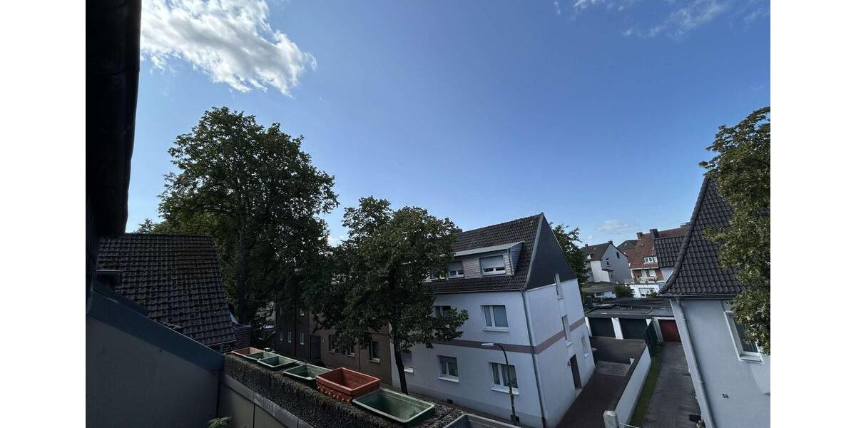 Schöne Dachgeschosswohnung in Stadtnähe 2 zimmer