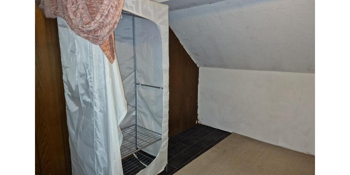 Wohnen auf Zeit Langenfeld (Rheinland) - 8 Zimmer, 150 m&sup2;, 550&euro; | Angebot:25550404