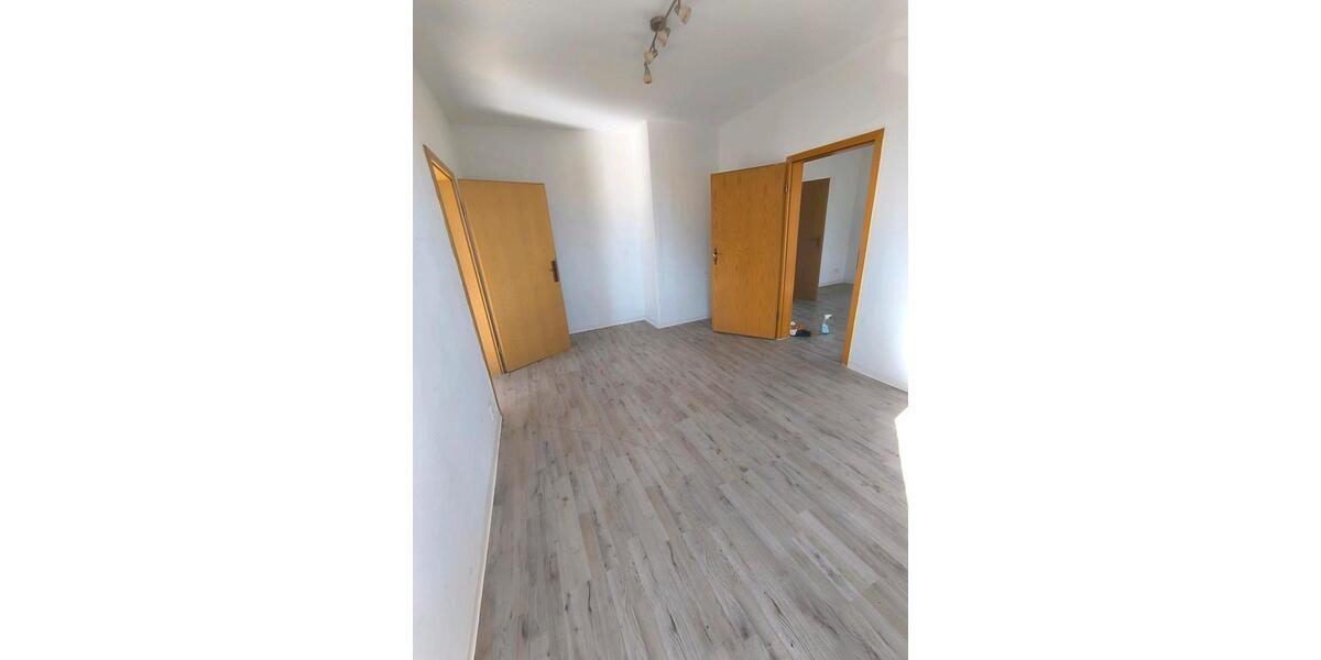 Etagenwohnung Allstedt - 3 Zimmer, 63 m&sup2;, 360&euro; | Angebot:26181683