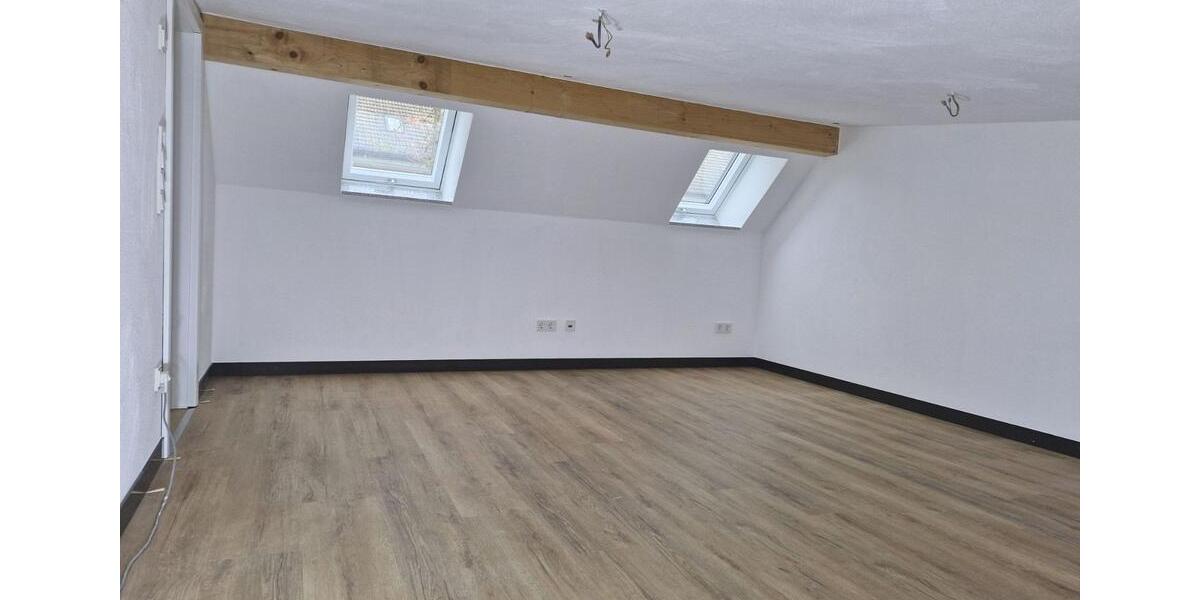 Dachgeschoßwohnung Alsfeld - 3.5 Zimmer, 105 m&sup2;, 1.350&euro; | Angebot:23273135