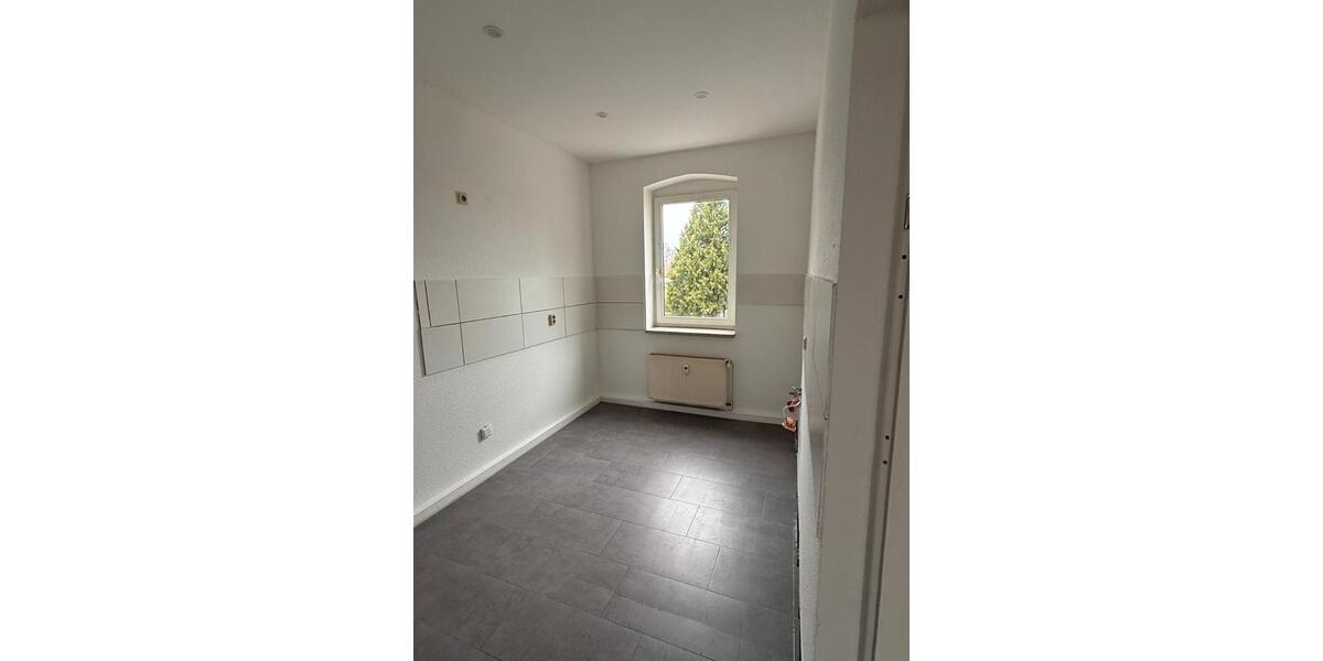 Etagenwohnung Halberstadt - 4 Zimmer, 81 m&sup2;, 430&euro; | Angebot:26132545