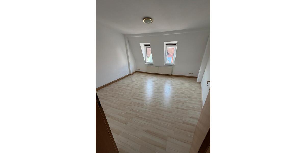Dachgeschoßwohnung Eisenach - 1 Zimmer, 26 m&sup2;, 410&euro; | Angebot:26028953