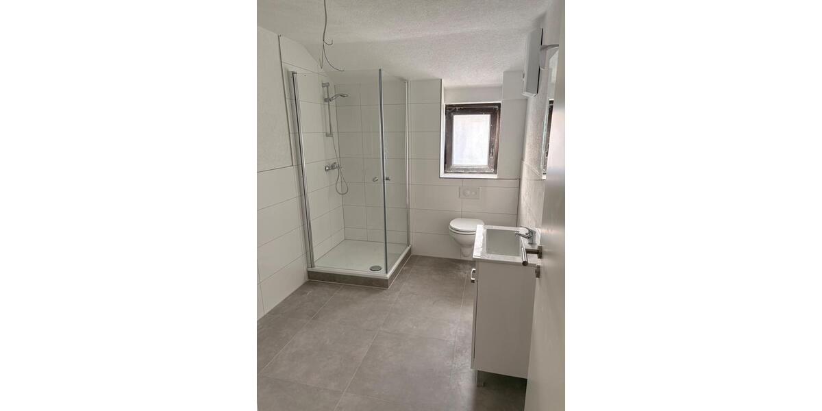Dachgeschoßwohnung Bendorf - 2.5 Zimmer, 70 m&sup2;, 900&euro; | Angebot:25406738