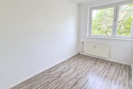 Wohnung Gera - 4 Zimmer, 70 m&sup2;, 385&euro; | Angebot:26619936