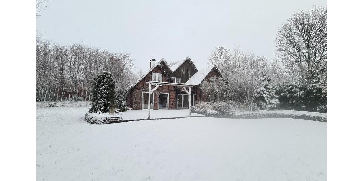 Tolles Einfamilienhaus als Betriebsleiterwohnung mit Gewerbehalle 7 zimmer