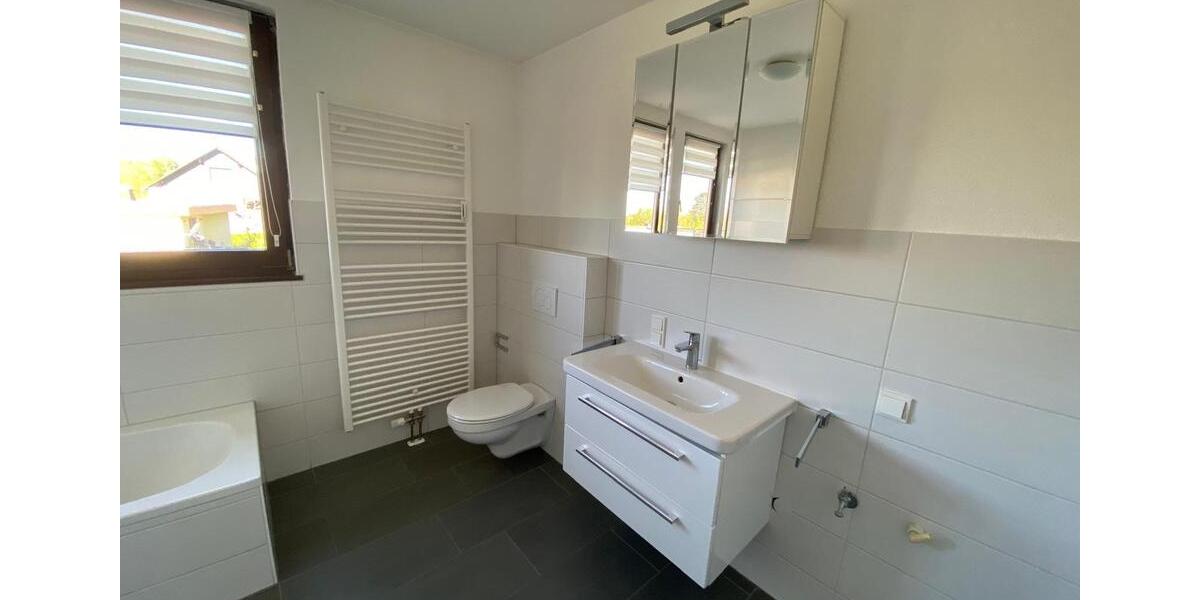 Dachgeschoßwohnung Marburg Marbach - 3 Zimmer, 95 m&sup2;, 760&euro; | Angebot:26557388