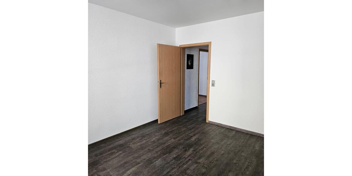 Erdgeschoßwohnung Lichtenstein (Sachsen) - 2.5 Zimmer, 57 m&sup2;, 400&euro; | Angebot:25362048