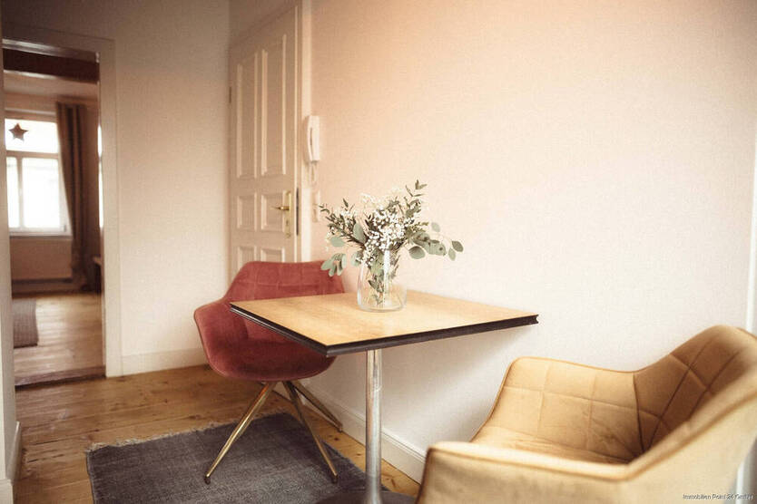Charmante Dachterrassen-Wohnung voll möbliert im Herzen der Altstadt