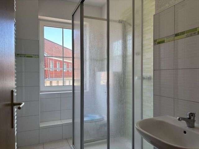 Etagenwohnung Leuna - 2 Zimmer, 49 m&sup2;, 335&euro; | Angebot:27256065