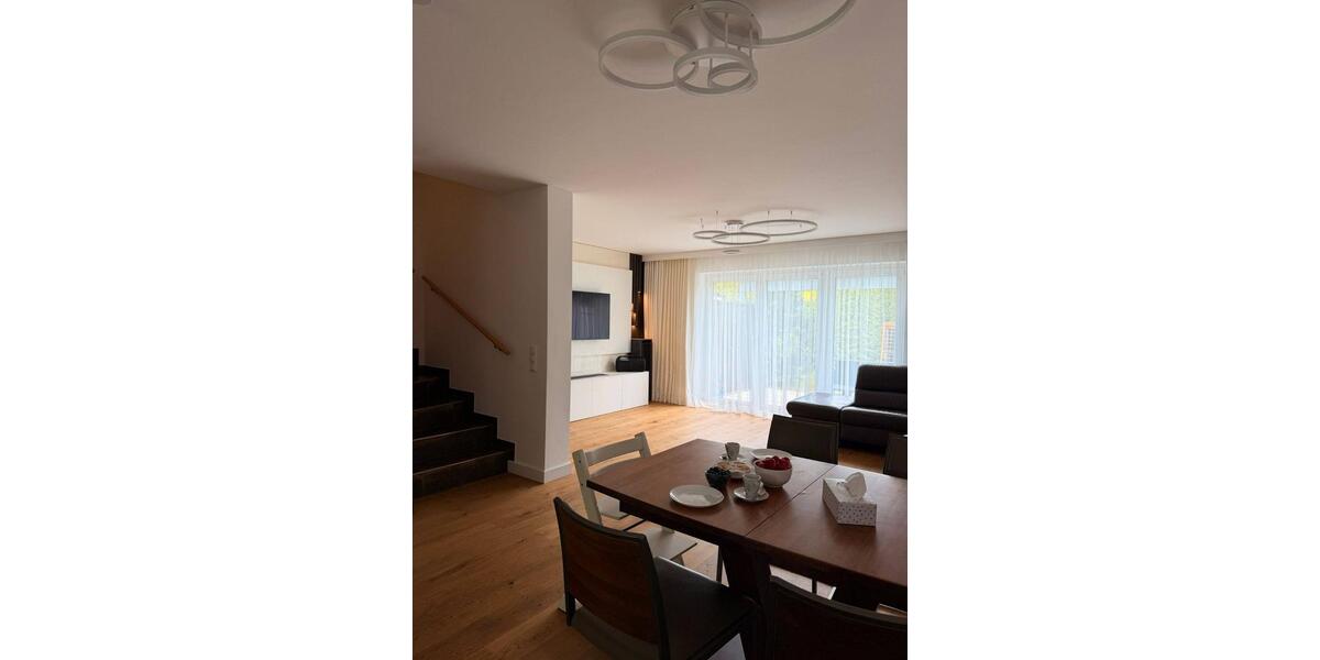 Reihenhaus München Trudering-Riem - 4 Zimmer, 170 m&sup2;, 4.500&euro; | Angebot:26675529