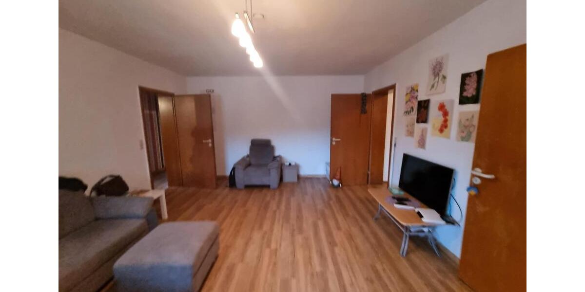 Dachgeschoßwohnung Neukirchen - 5 Zimmer, 100 m&sup2;, 600&euro; | Angebot:26167041