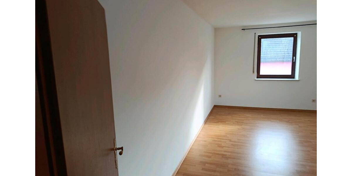 Etagenwohnung Simbach am Inn - 3 Zimmer, 85 m&sup2;, 850&euro; | Angebot:25903964