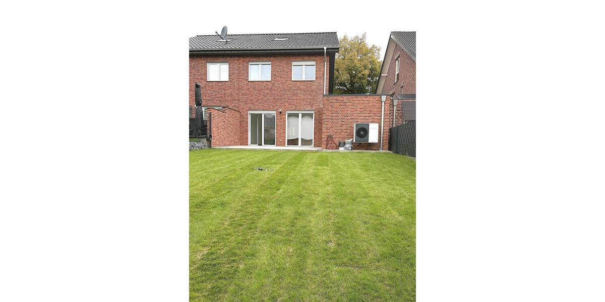 Erstbezug! Moderne Doppelhaushälfte mit Garage und Gartenbereich. 5 zimmer