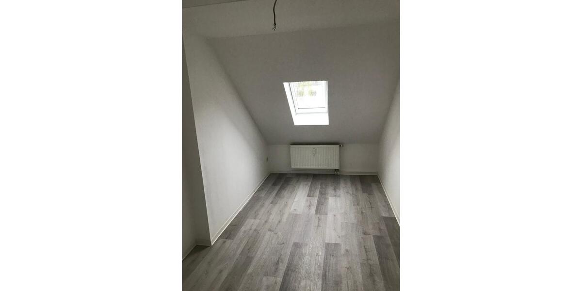 Dachgeschoßwohnung Burg - 3.5 Zimmer, 78 m&sup2;, 507&euro; | Angebot:26647186