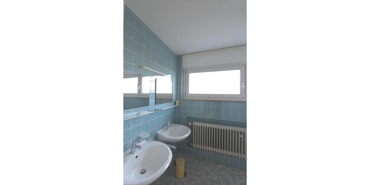 HN-Ost, großzügige renovierte Doppelhaushälfte mit großem Süd Garten 7 zimmer