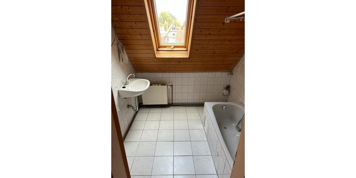 Dachgeschoßwohnung Albstadt - 3 Zimmer, 65 m&sup2;, 600&euro; | Angebot:26512287