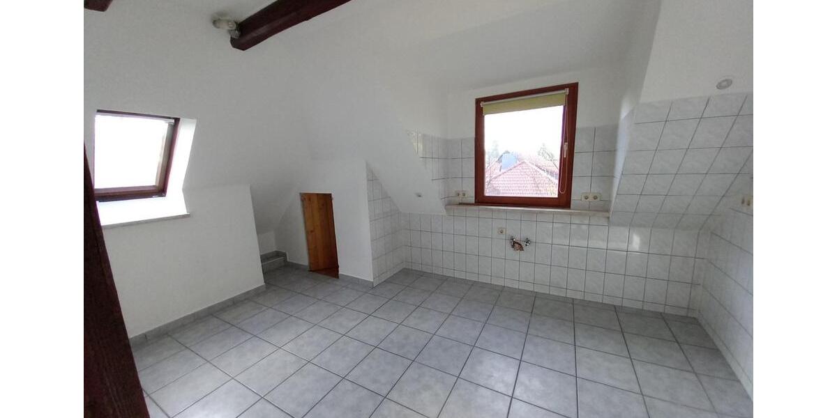 Dachgeschoßwohnung Crimmitschau - 3 Zimmer, 54 m&sup2;, 359&euro; | Angebot:24252542