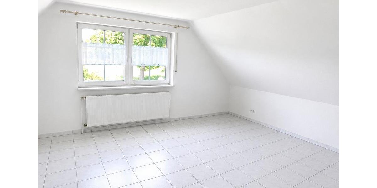 Dachgeschoßwohnung Friedeburg - 2 Zimmer, 65 m&sup2;, 600&euro; | Angebot:26665197