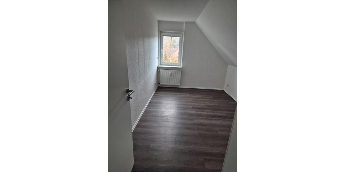 Dachgeschoßwohnung Knüllwald - 4 Zimmer, 80 m&sup2;, 740&euro; | Angebot:26006072