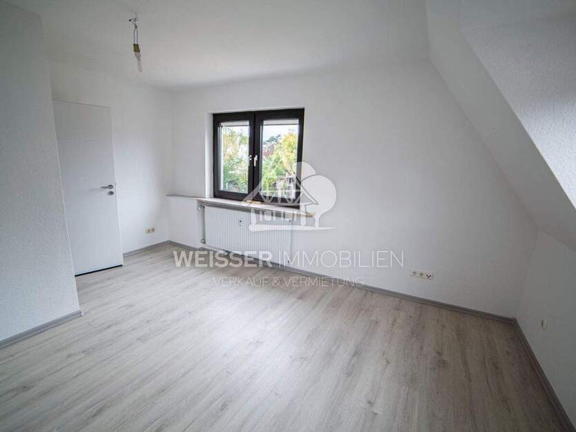 Wohnen mit Hausfeeling: Helle 4-Zimmer-Wohnung mit Garage & Gemeinschaftsterrasse in Fürth-Stadeln 4 zimmer