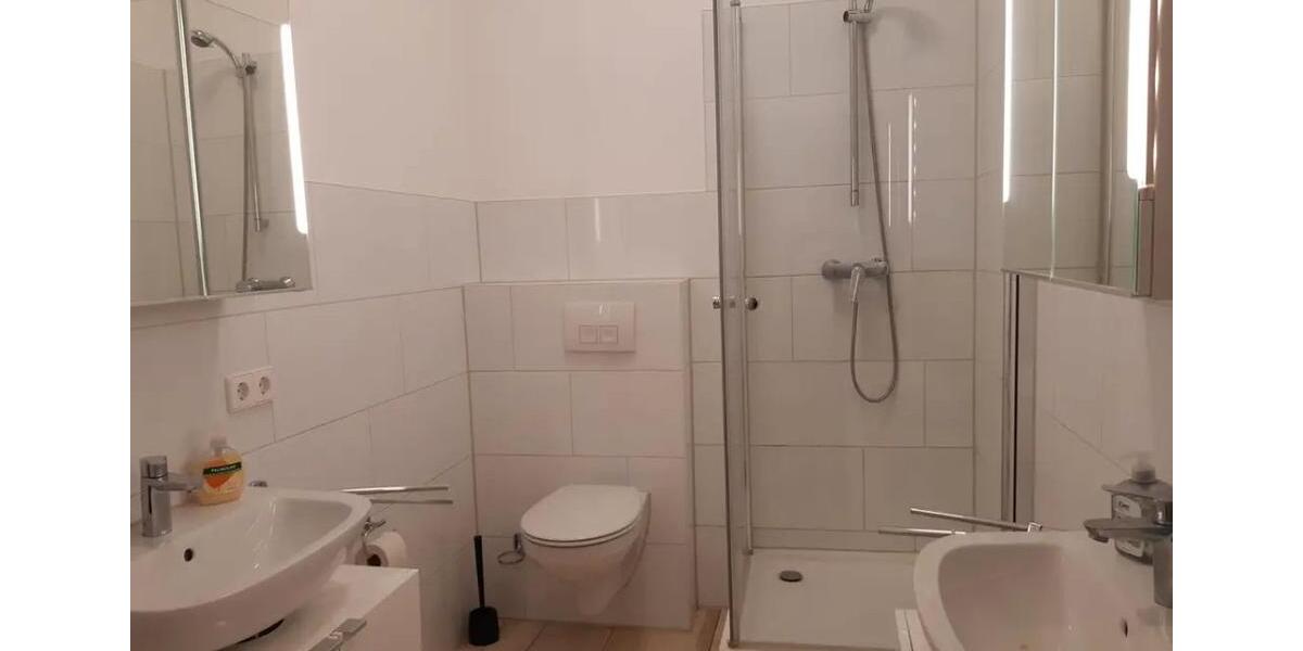 Wohnen auf Zeit Göppingen - 4 Zimmer, 15 m&sup2;, 400&euro; | Angebot:25999883