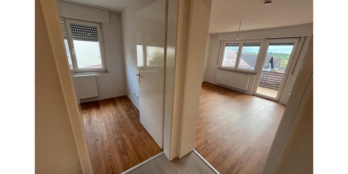 Etagenwohnung Baltmannsweiler - 4 Zimmer, 87 m&sup2;, 1.200&euro; | Angebot:26620989