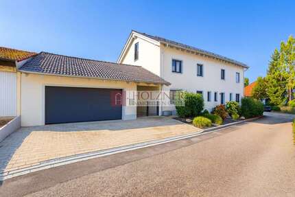 Haus zum Mieten in Altdorf 2.400 € 152 m² 5 zimmer