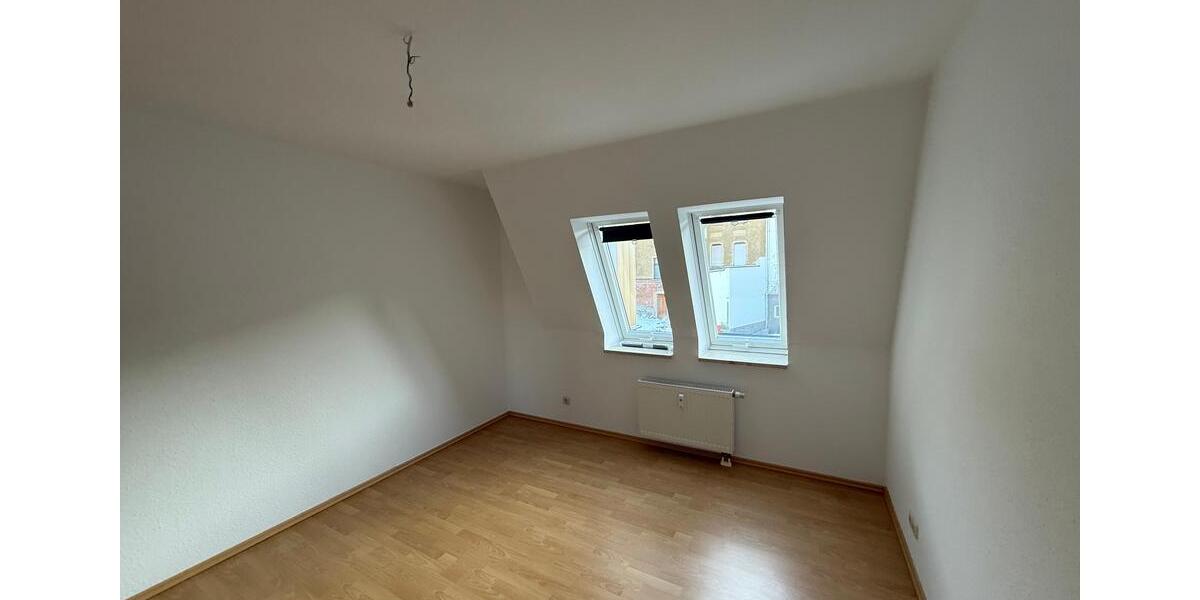 Superschöne, moderne DG-Wohnung mit Balkon und herrlichem Blick über Greiz 2 zimmer
