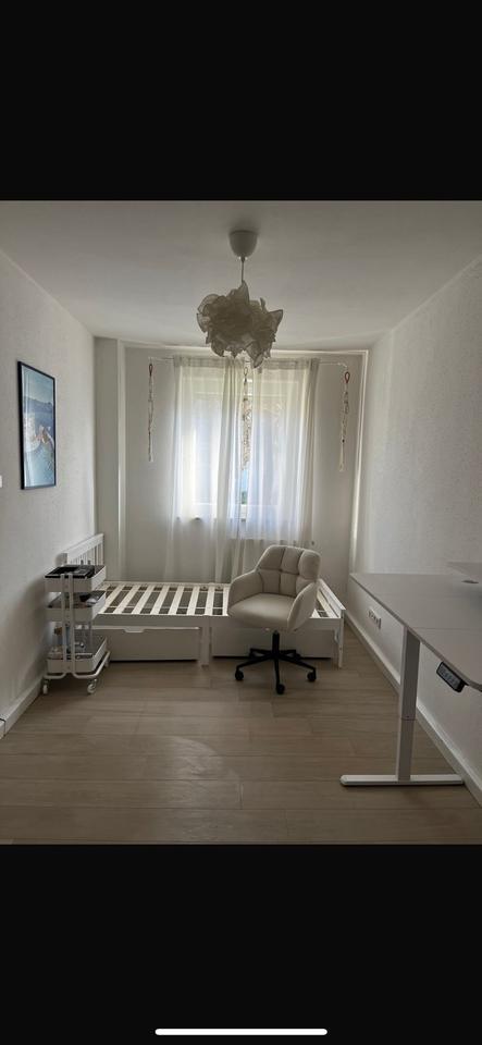 14 Quadratmeter Zimmer in WG ab 01.09 frei