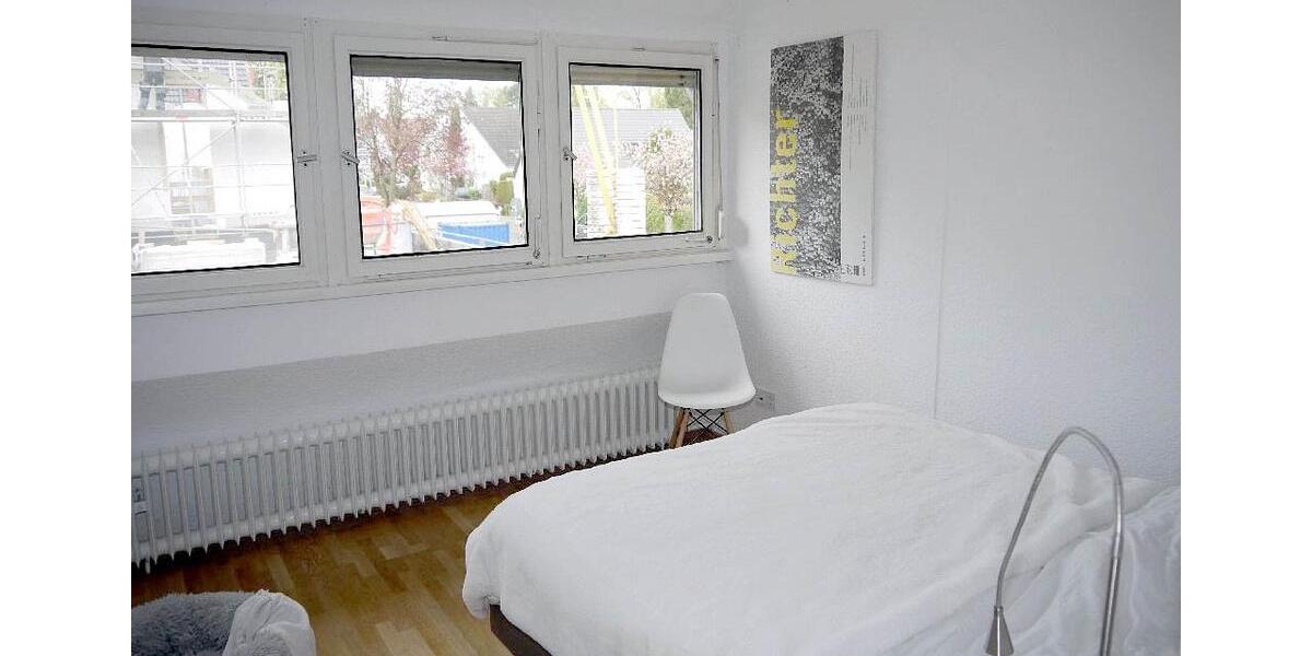 Einfamilienhaus Duisburg Huckingen - 8 Zimmer, 180 m&sup2;, 2.900&euro; | Angebot:23551802