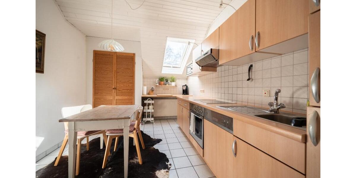Dachgeschoßwohnung Essen Stadtbezirk VIII - 2 Zimmer, 65 m&sup2;, 1.200&euro; | Angebot:26149272