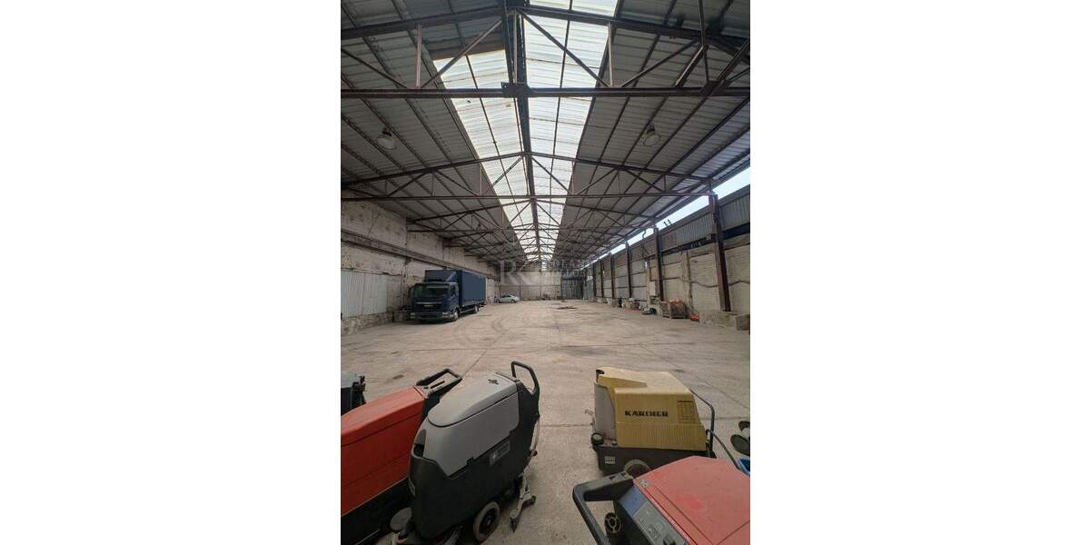 Vielseitige Lager- und Produktionshalle und großzügiger Andienung in Hannover-Misburg zimmer