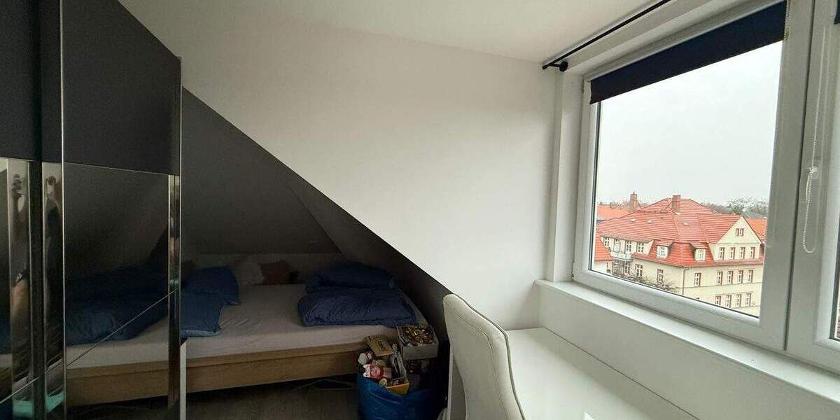Traumhafte DG-Wohnung mit Kamin und 2 Dachterrassen 5 zimmer