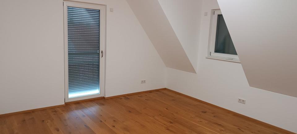 Dachgeschoßwohnung Wassertrüdingen - 5 Zimmer, 117 m&sup2;, 1.060&euro; | Angebot:24877180