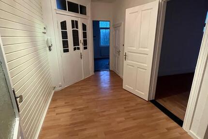 3-Zimmer-Wohnung + großer Flur zu sofort zimmer