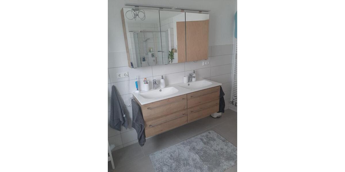 Etagenwohnung Neresheim - 4 Zimmer, 145 m&sup2;, 1.400&euro; | Angebot:25264210