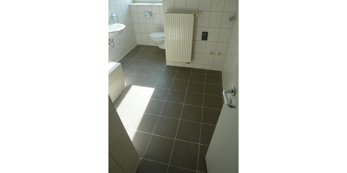 Dachgeschoßwohnung Radebeul - 3 Zimmer, 62 m&sup2;, 440&euro; | Angebot:25646723