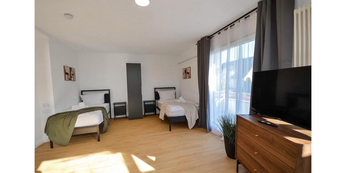 Wohnen auf Zeit Detmold Hakedahl - 10 Zimmer, 250 m&sup2;, 28&euro; | Angebot:24784467