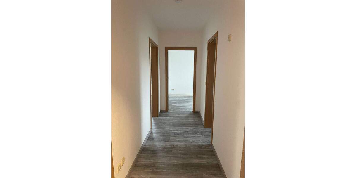 Etagenwohnung Aue - 4 Zimmer, 80 m&sup2;, 330&euro; | Angebot:25984873
