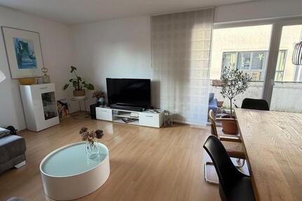 Schöne, helle 3-Zimmer-Wohnung mit Balkon in zentraler Lage 3 zimmer