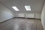 **große Dachgeschoßwohnung**