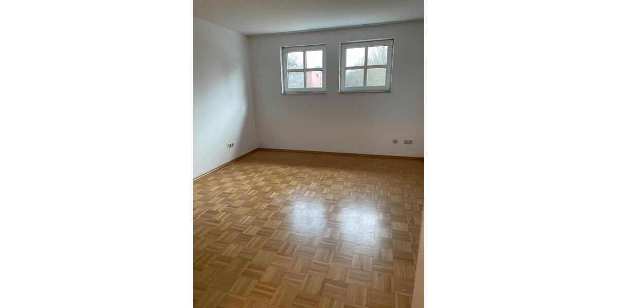 Doppelhaushälfte Kaiserslautern Betzenberg - 6 Zimmer, 179 m&sup2;, 2.250&euro; | Angebot:25023011