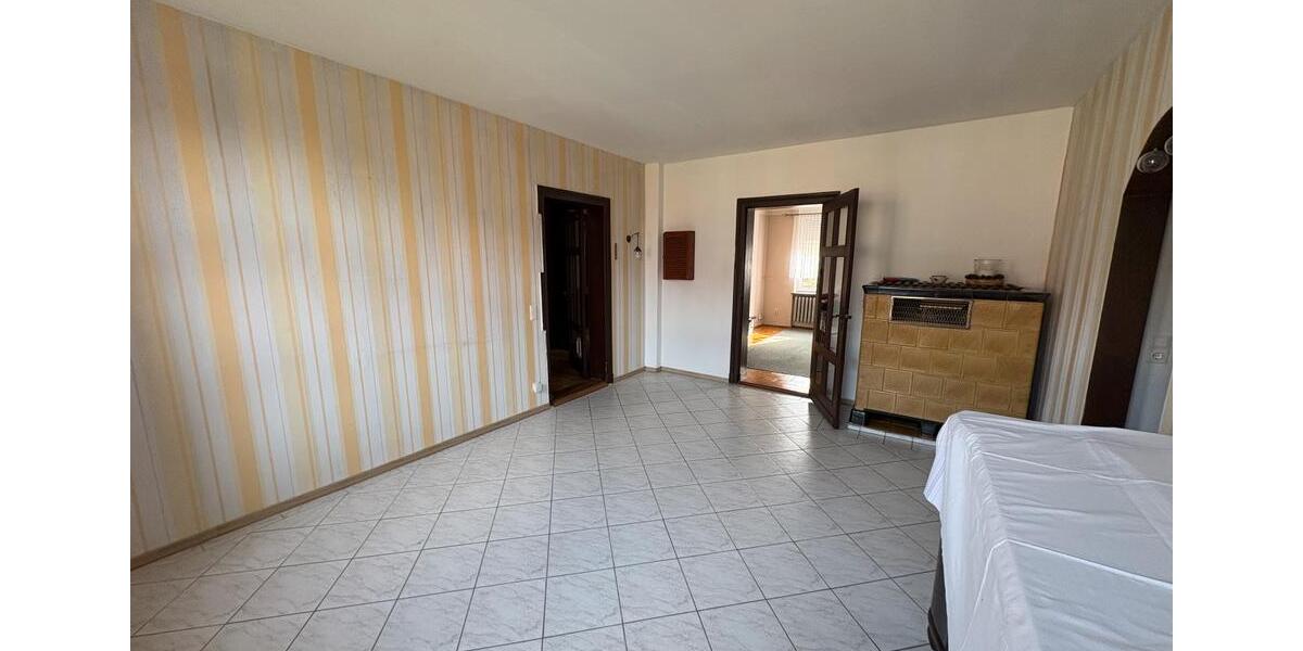 Erdgeschoßwohnung Kyritz - 6 Zimmer, 220 m&sup2;, 1.100&euro; | Angebot:26559859