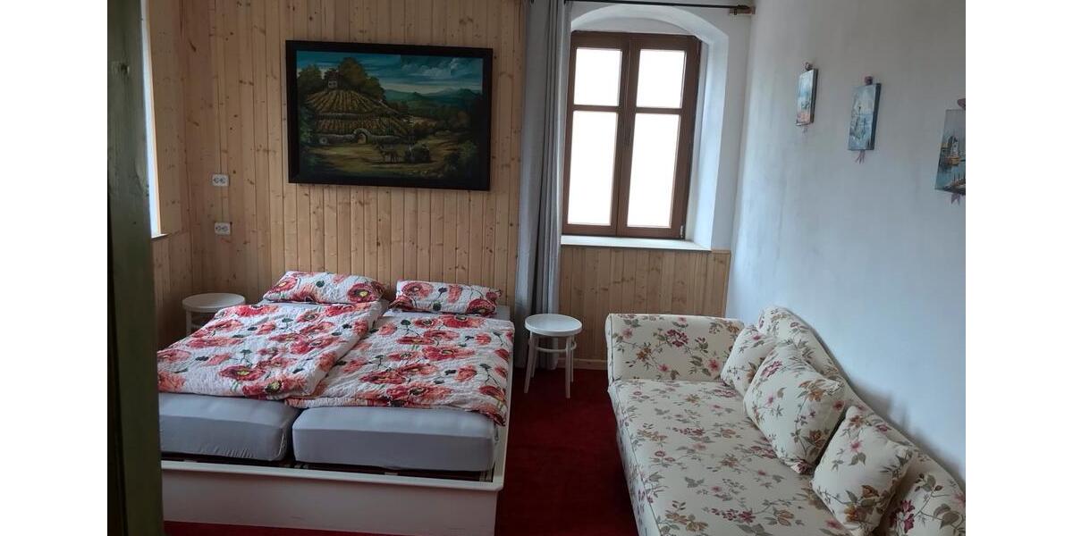 Wohnen auf Zeit Meißen - 8 Zimmer, 16 m&sup2;, 25&euro; | Angebot:26623443