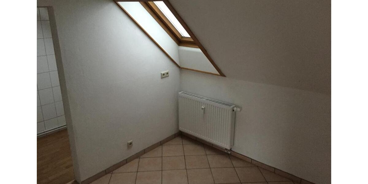 Dachgeschoßwohnung Lauchhammer - 5 Zimmer, 80 m&sup2;, 485&euro; | Angebot:25931687