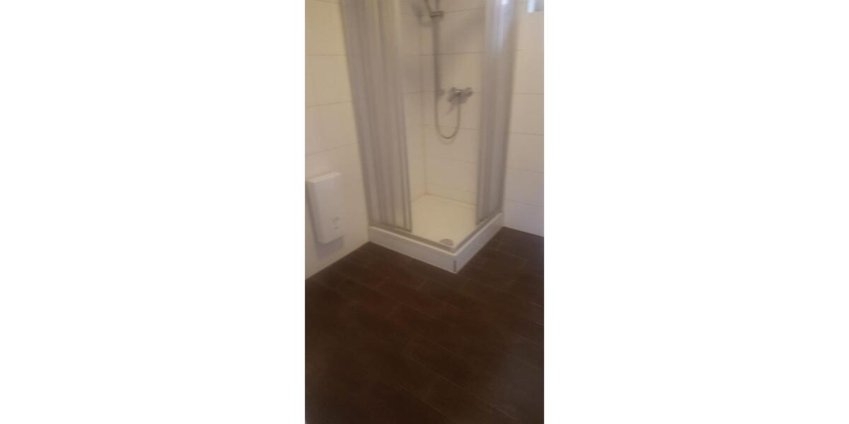 Wohnen auf Zeit Großbottwar - 8 Zimmer, 15 m&sup2;, 350&euro; | Angebot:25862944