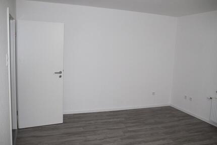 Haus Schortens - 7 Zimmer, 250 m&sup2;, 1.500&euro; | Angebot:25834127