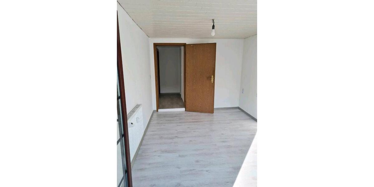 Erdgeschoßwohnung Wissen - 5 Zimmer, 140 m&sup2;, 850&euro; | Angebot:26116256